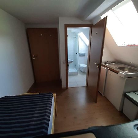Biberach-Riss-Zimmer-Frei, Einzel-Zimmer Bad Kueche Birkenhard 外观 照片