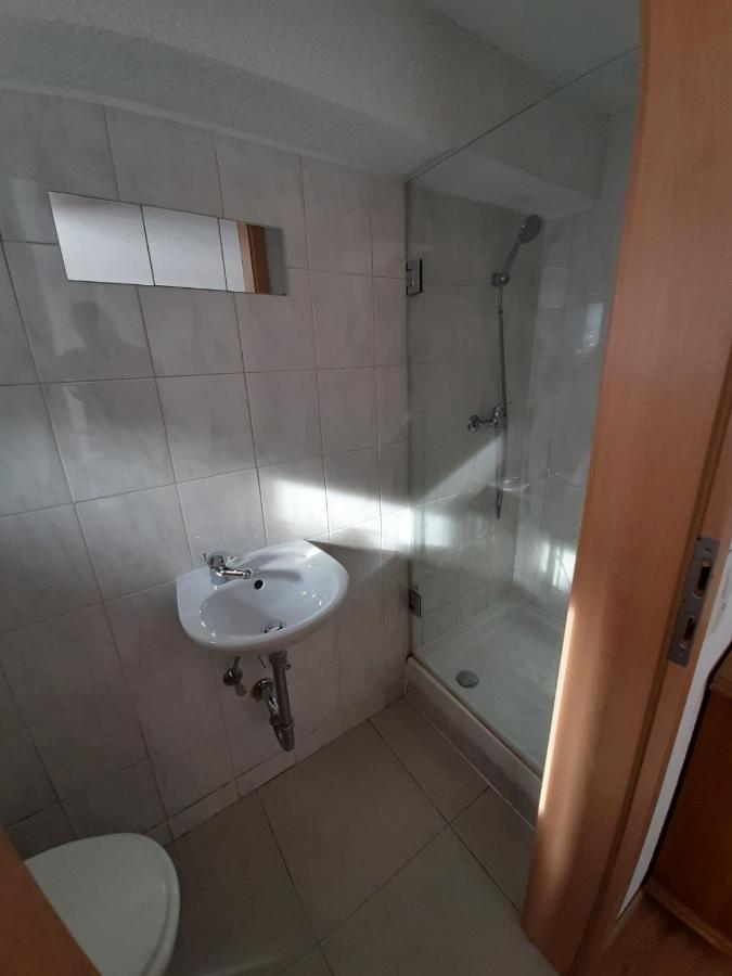 Biberach-Riss-Zimmer-Frei, Einzel-Zimmer Bad Kueche Birkenhard 外观 照片