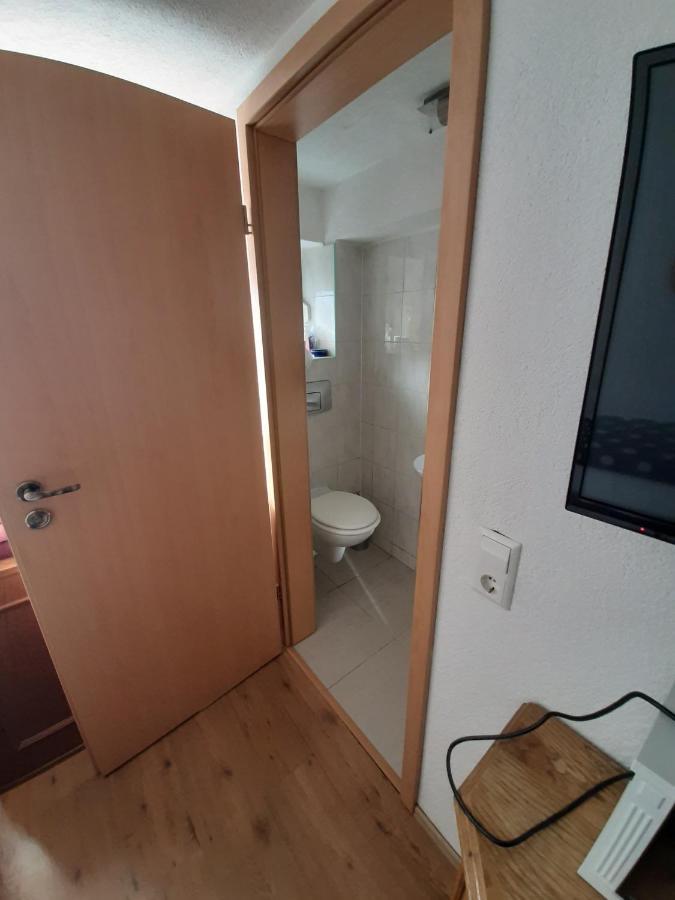 Biberach-Riss-Zimmer-Frei, Einzel-Zimmer Bad Kueche Birkenhard 外观 照片