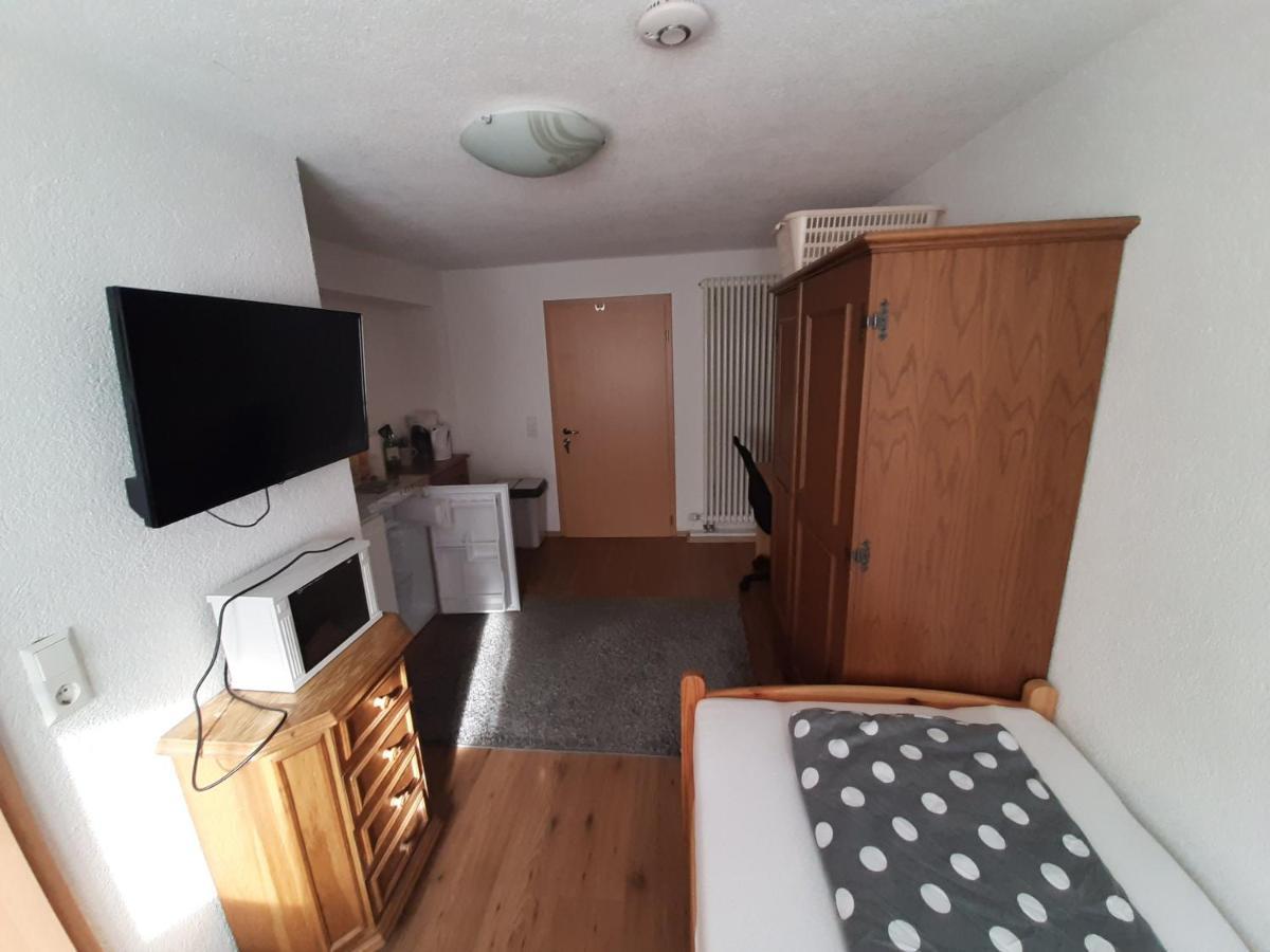Biberach-Riss-Zimmer-Frei, Einzel-Zimmer Bad Kueche Birkenhard 外观 照片