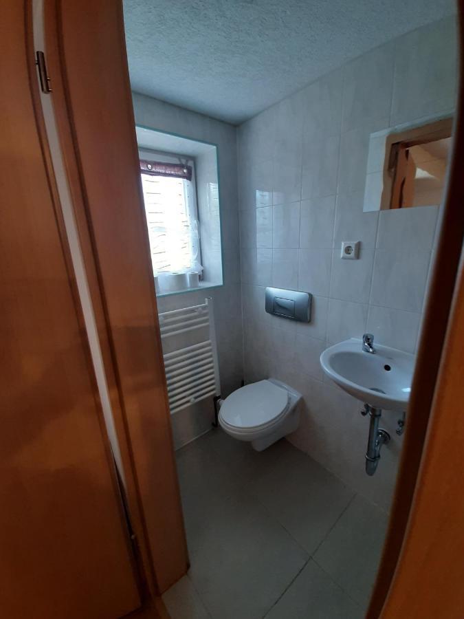 Biberach-Riss-Zimmer-Frei, Einzel-Zimmer Bad Kueche Birkenhard 外观 照片