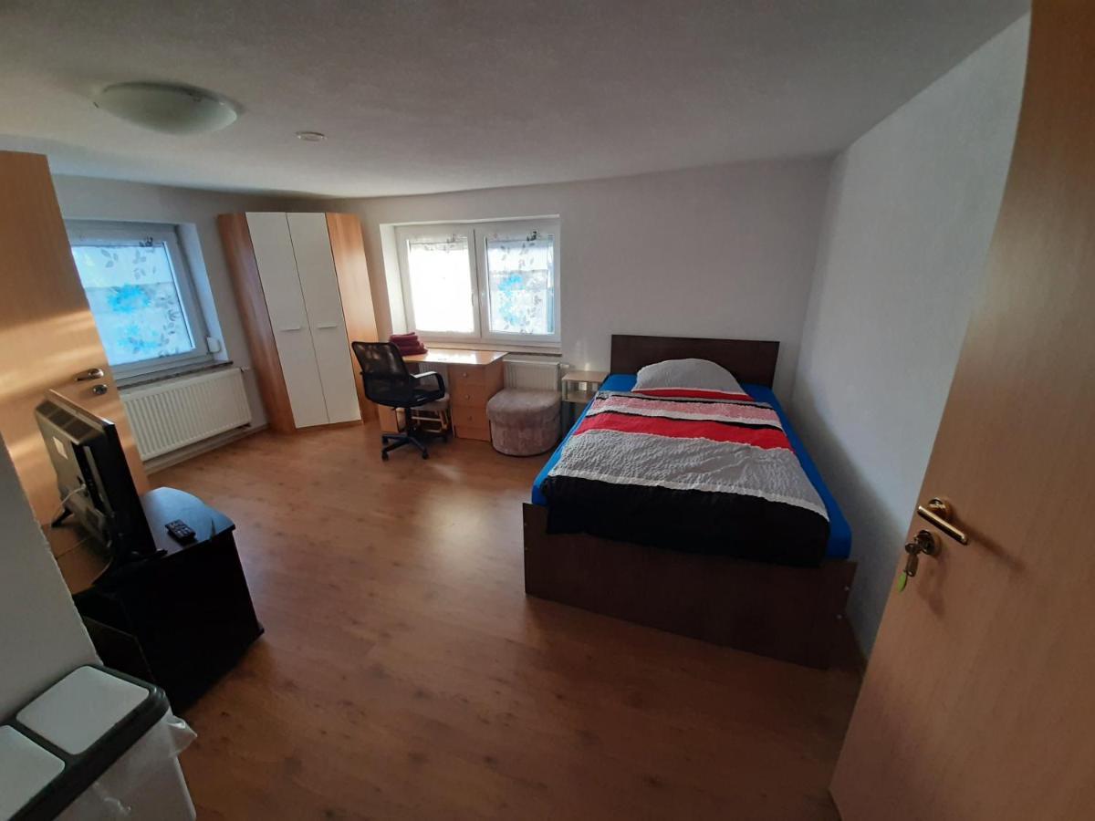 Biberach-Riss-Zimmer-Frei, Einzel-Zimmer Bad Kueche Birkenhard 外观 照片