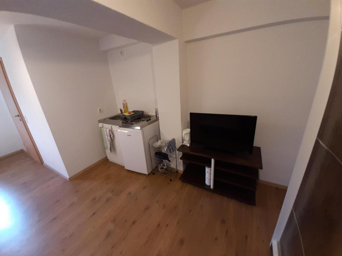 Biberach-Riss-Zimmer-Frei, Einzel-Zimmer Bad Kueche Birkenhard 外观 照片
