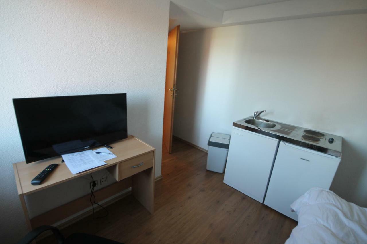 Biberach-Riss-Zimmer-Frei, Einzel-Zimmer Bad Kueche Birkenhard 外观 照片