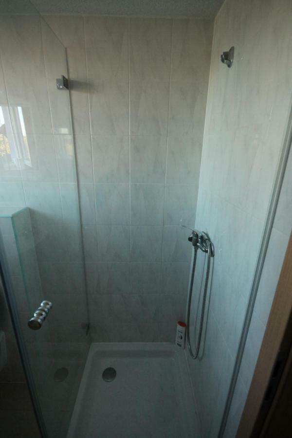 Biberach-Riss-Zimmer-Frei, Einzel-Zimmer Bad Kueche Birkenhard 外观 照片