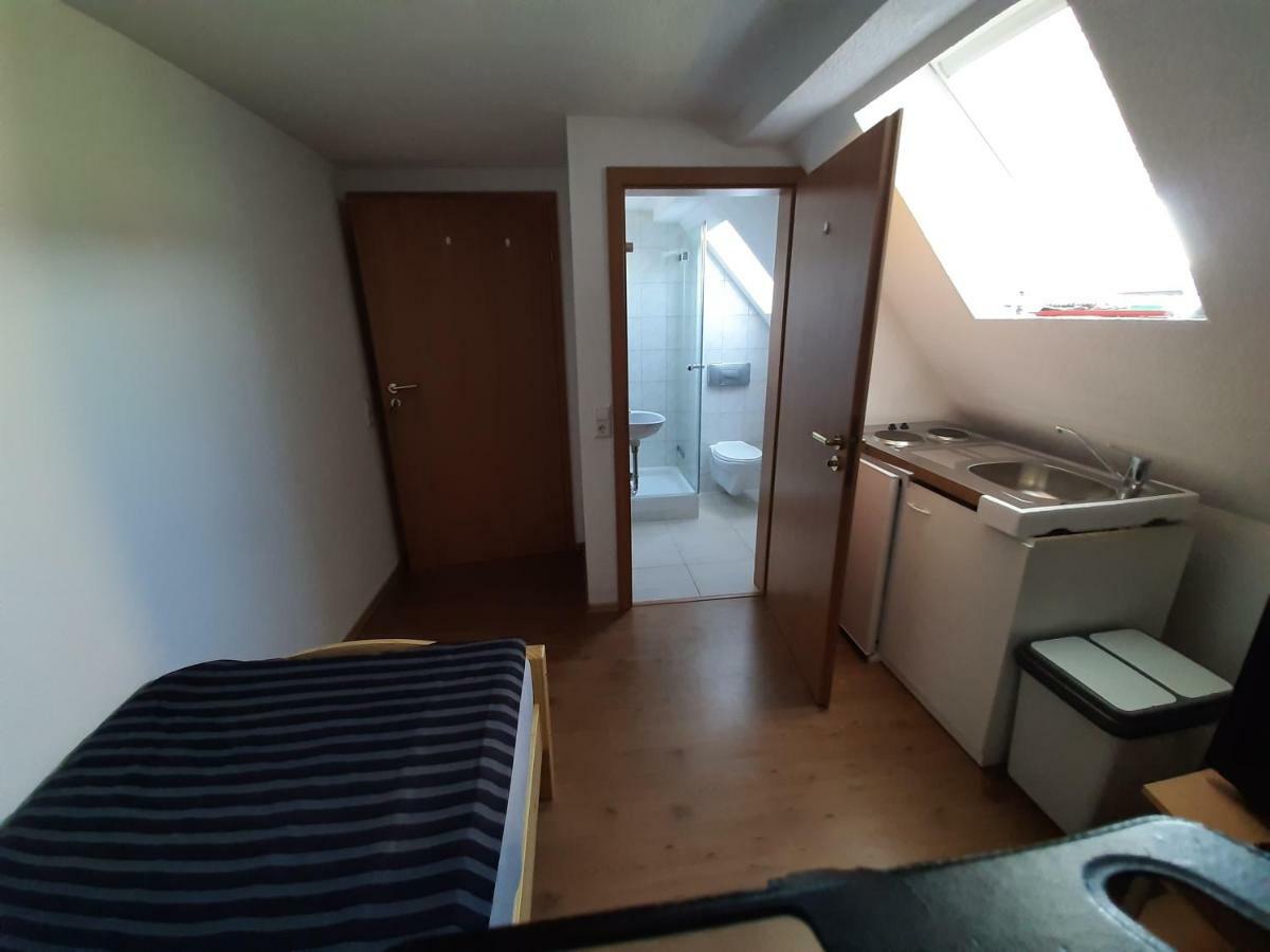 Biberach-Riss-Zimmer-Frei, Einzel-Zimmer Bad Kueche Birkenhard 外观 照片